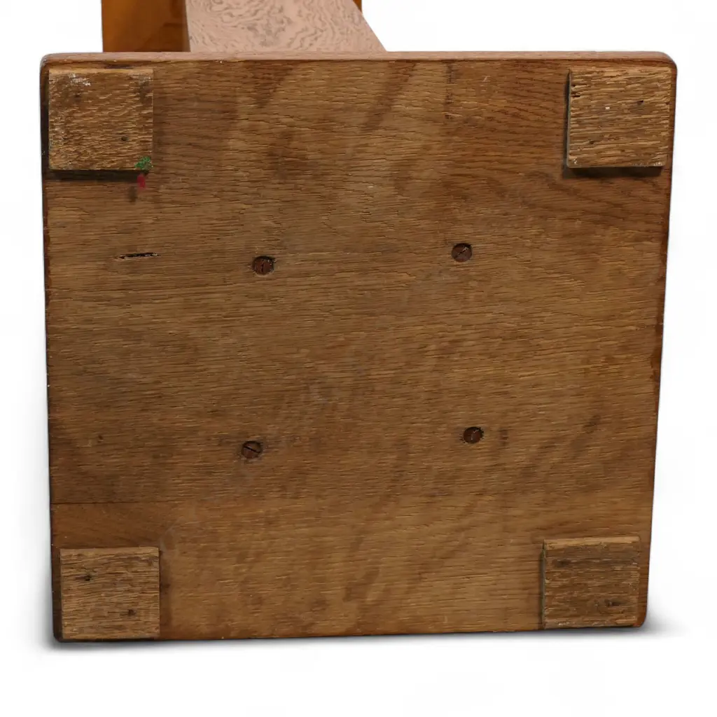 An Art Deco oak pedestal, Image 1++
